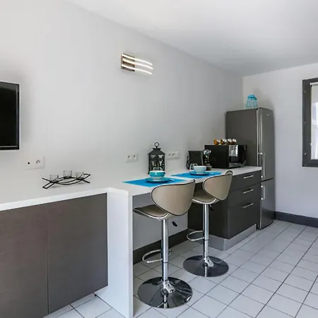 L 'agora Apartment